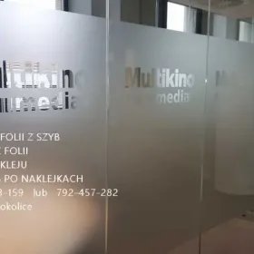 Usuwanie folii z szyb, witryn, przeszkleń- demontaż reklamy, naklejek, napisów, folii, kleju Warszawa