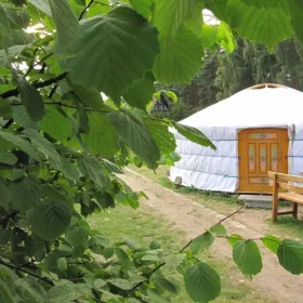 Wypoczynek i noclegi bezpośrednio nad jeziorem powidzkim w Ostrowie