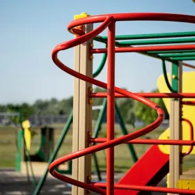 Drewplac – bezpieczne i funkcjonalne place zabaw dla dzieci