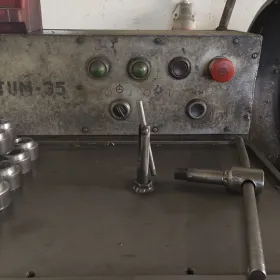 Tokarka uniwersalna TUM 35 – Polska Produkcja